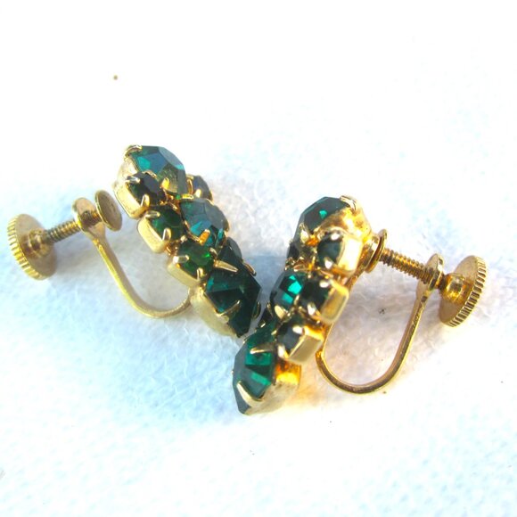 VTG 40'S CORO EARRINGS BEAUTIFUL GOLDTONE/GREEN STONES SCREW BACK - Picture 3 of 4